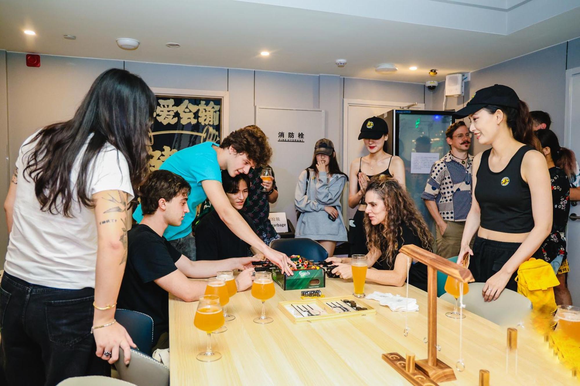 Dayin International Youth Hostel -Near People'S Square & Old Town -Social Area -Bar -Cafe -Gym -Free Laundry Luggage Storage -24H Front Desk -English Service Shanghái Exterior foto
